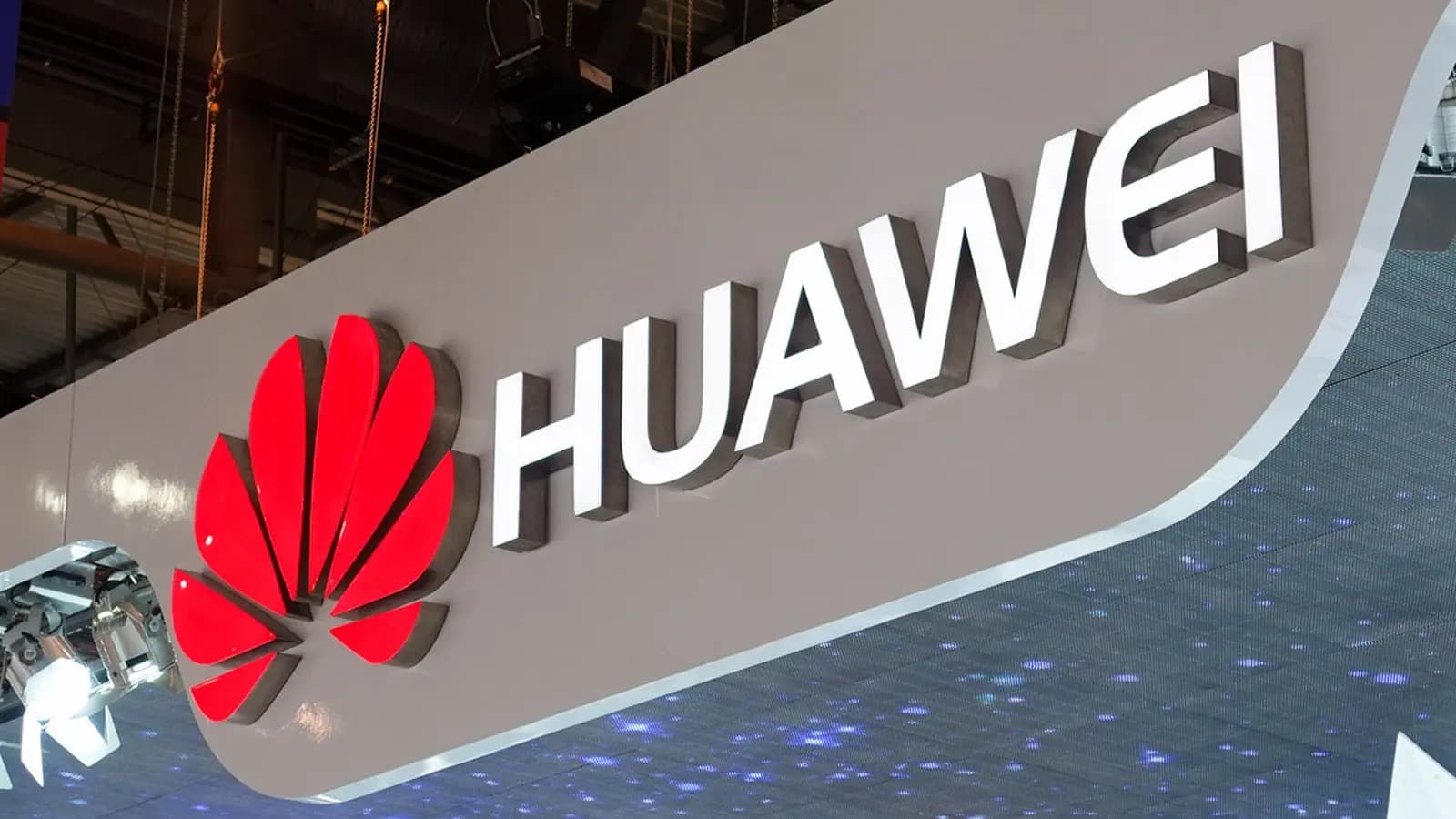 Huawei construye fábrica de DRAM para asegurar memoria en chips de IA