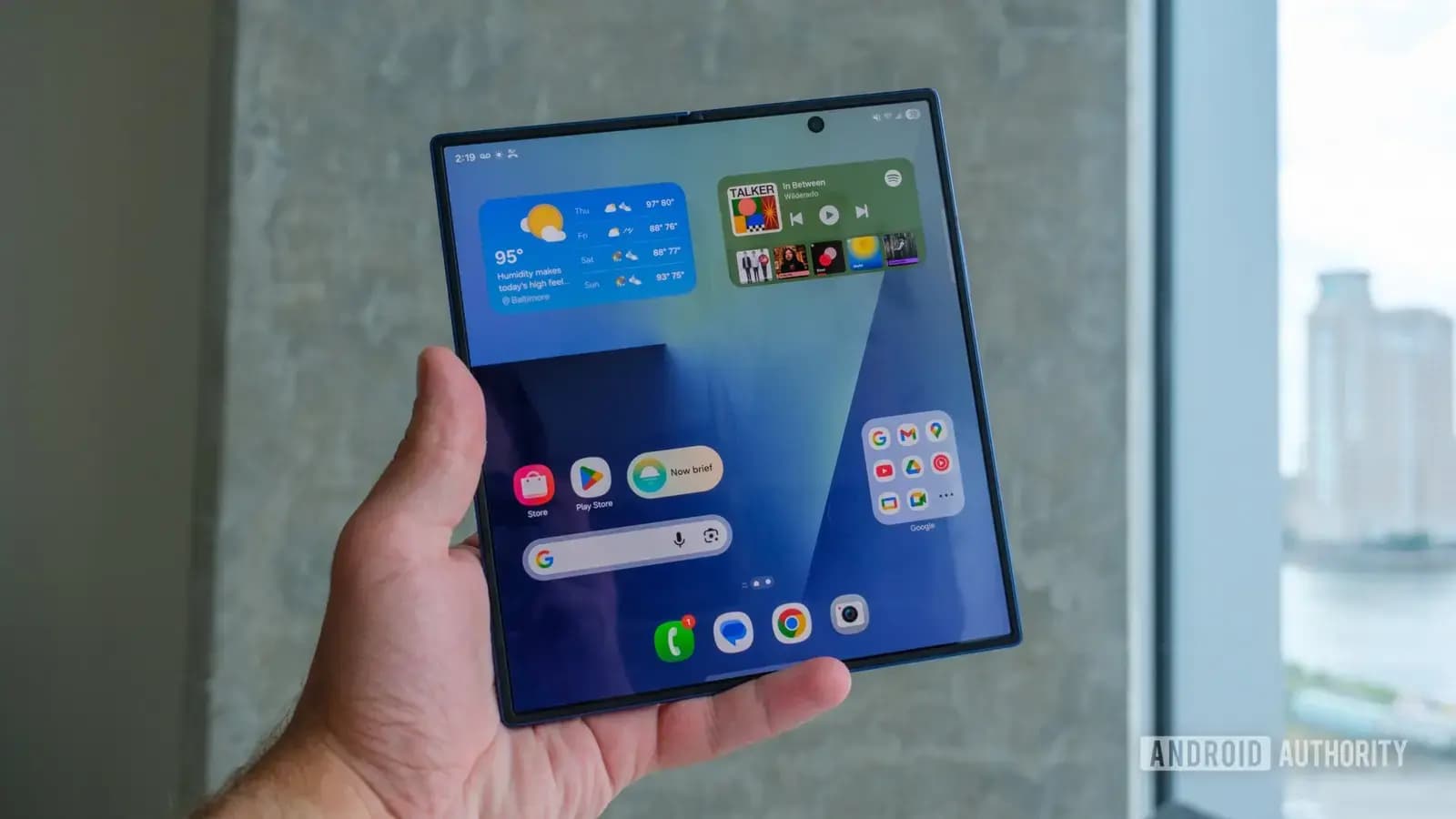 Samsung Galaxy Z Fold 8 Ultra muestra pantalla sin pliegues en filtración real