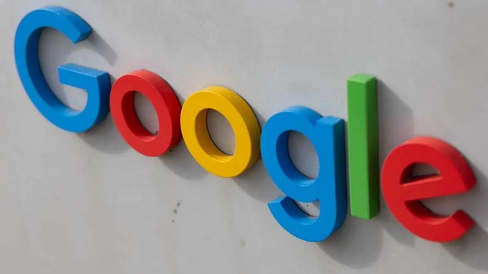 Google multado con €890M por prácticas anticompetitivas en Europa