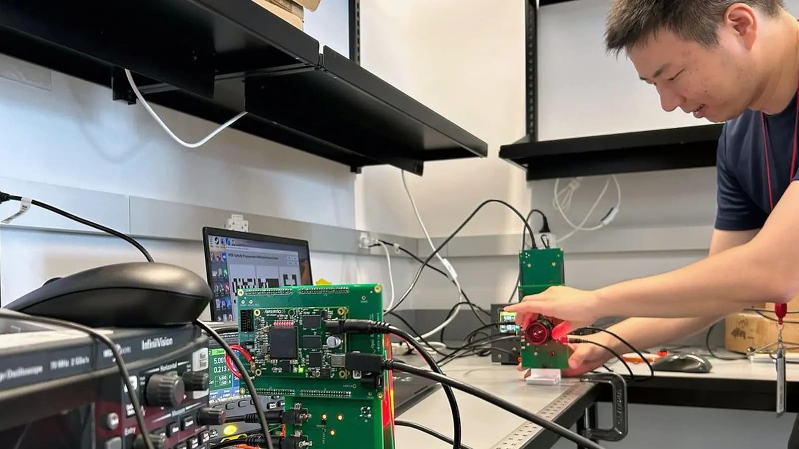 Cornell Tech desarrolla receptor óptico para actualizar IA en robots